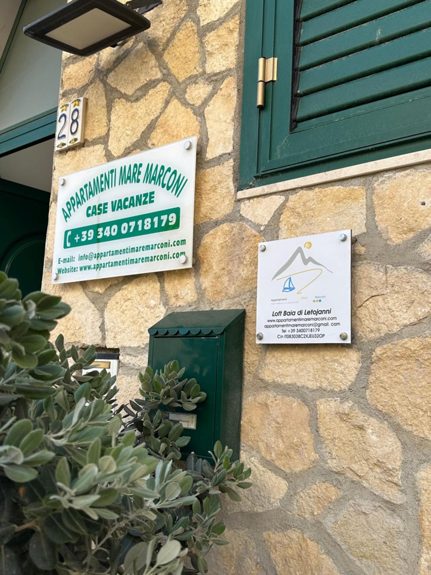 Loft Baia Di Letojanni Apartamento Exterior foto